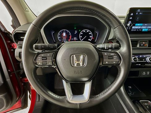 Certified 2024 Honda Pilot Touring image 11