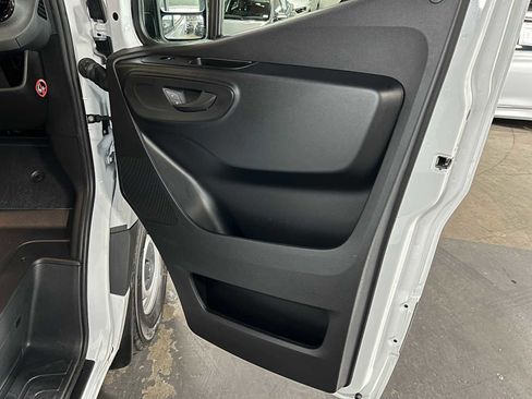Used 2025 Mercedes-Benz Sprinter 2500 image 10