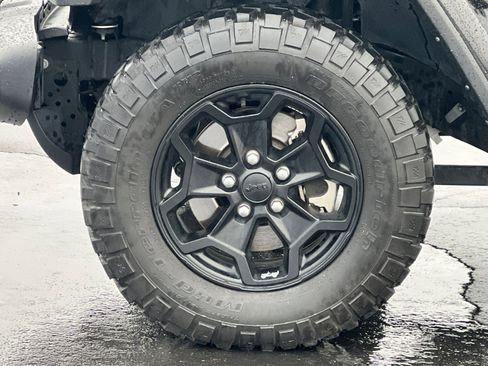 Used 2022 Jeep Gladiator Willys image 26