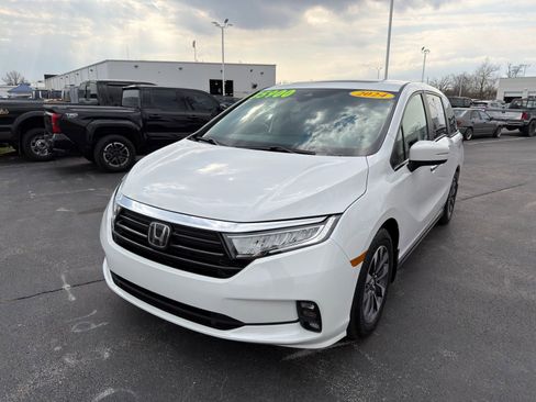 Used 2024 Honda Odyssey EX-L image 2