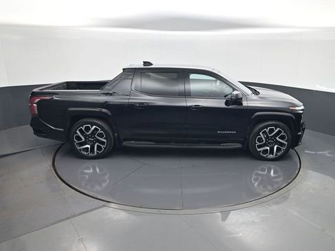 Certified 2025 Chevrolet Silverado EV RST AWD/4WD image 16