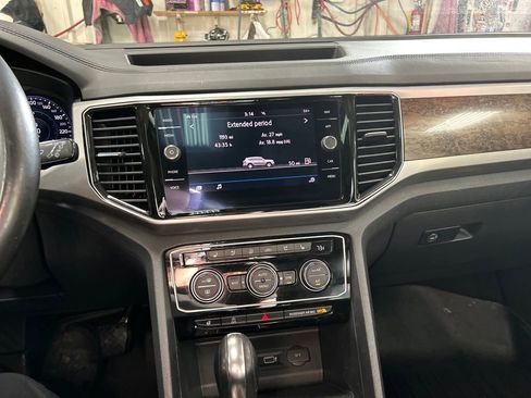 Used 2018 Volkswagen Atlas SEL Premium image 17