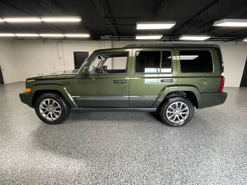 Used 2007 Jeep Commander Sport AWD/4WD image 10
