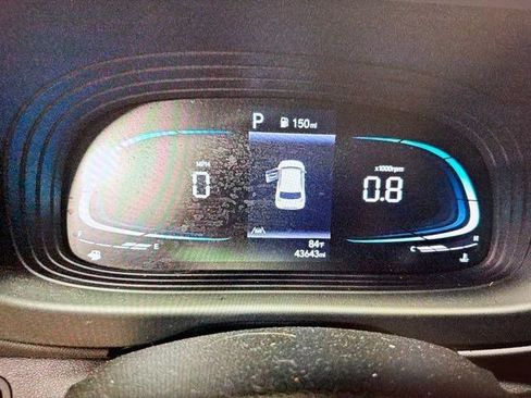 Used 2023 Hyundai Venue Limited w/ Cargo Package FWD image 4