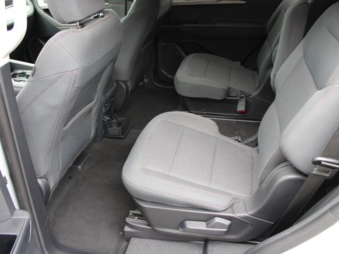 Used 2025 Ford Explorer Active image 12