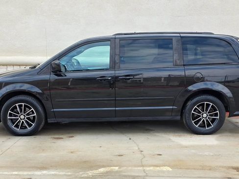 Used 2016 Dodge Grand Caravan R/T image 6