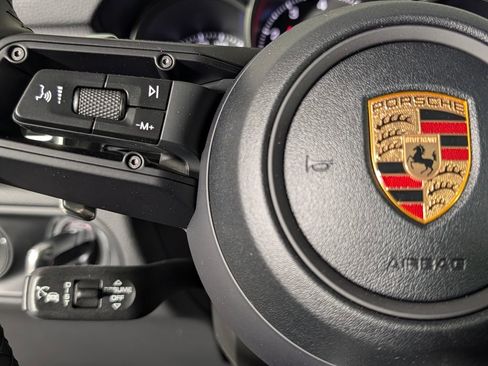 New 2026 Porsche Macan image 37