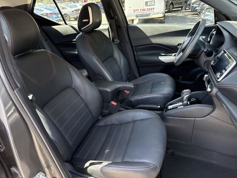 Used 2020 Nissan Kicks SR w/ SR Premium Package FWD image 23