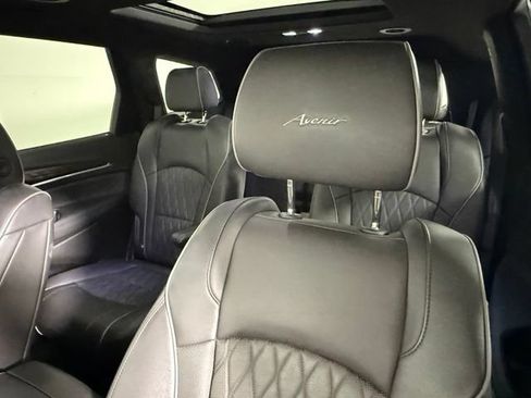 Used 2022 Buick Enclave Avenir FWD image 35