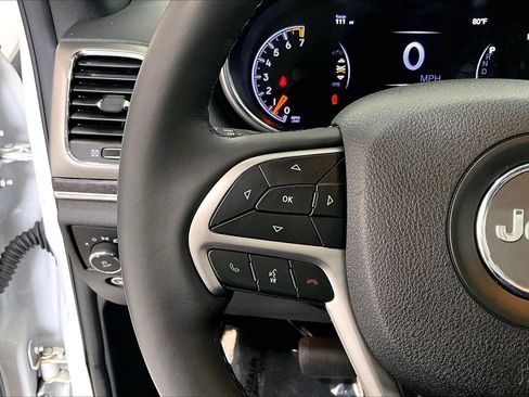 Used 2018 Jeep Grand Cherokee Limited RWD image 21