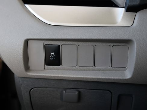 Used 2019 Toyota Sienna L image 49