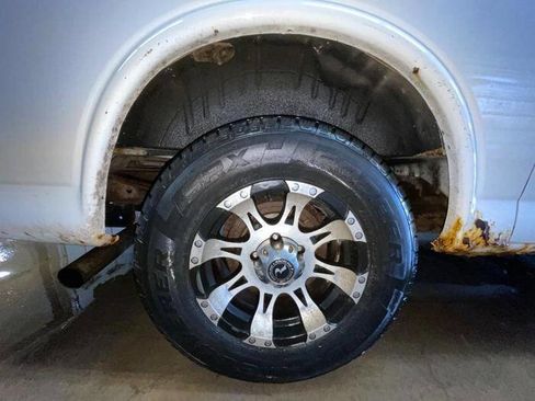 Used 2002 Chevrolet Express 1500 image 16