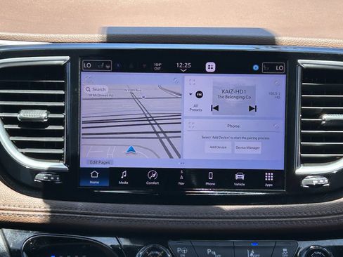 Used 2021 Chrysler Pacifica Limited w/ Premium & Safety Sphere Group FWD image 20