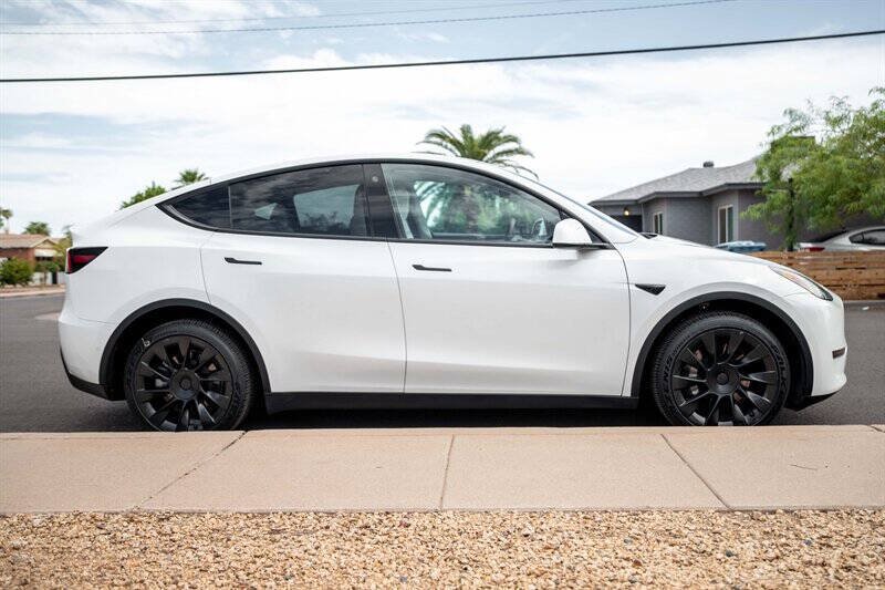 Used 2022 Tesla Model Y Long Range AWD/4WD image 6