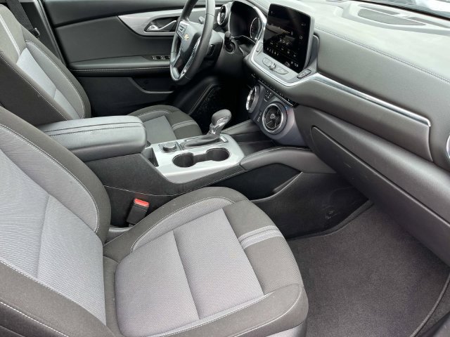 Used 2025 Chevrolet Blazer LT AWD/4WD image 22