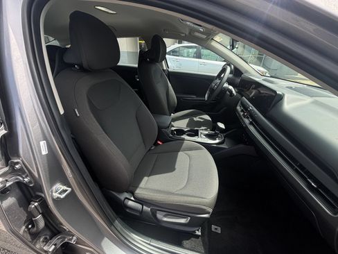 Used 2026 Kia K4 FWD image 36