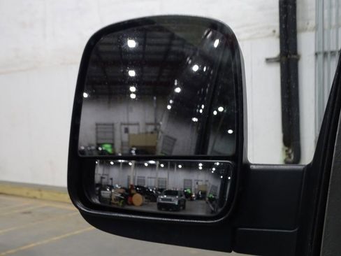 Used 2016 Chevrolet Express 2500 image 27