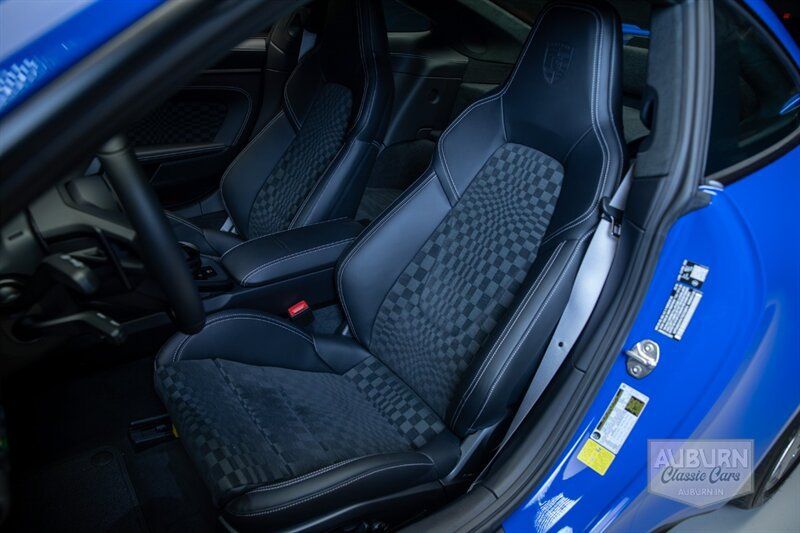 Used 2026 Porsche 911 Carrera GTS RWD image 12