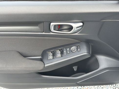 Used 2025 Honda Civic Sport image 3