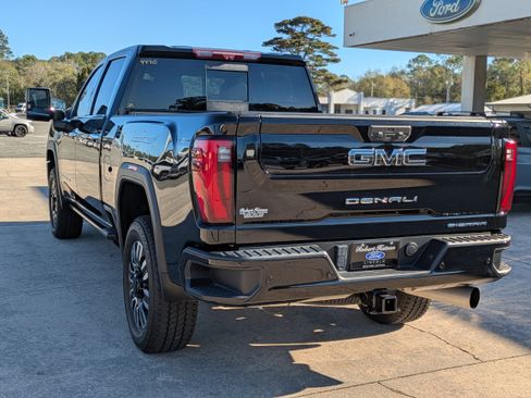 Used 2024 GMC Sierra 2500 Denali Ultimate image 8