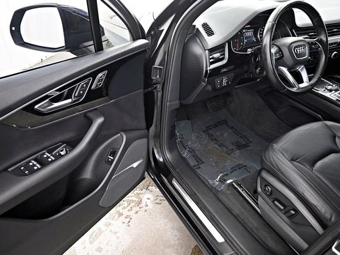 Used 2018 Audi Q7 3.0T Premium Plus w/ Premium Plus Package image 3