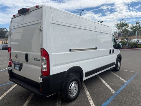 Used 2024 RAM ProMaster 2500 w/ Convenience Group FWD image 23