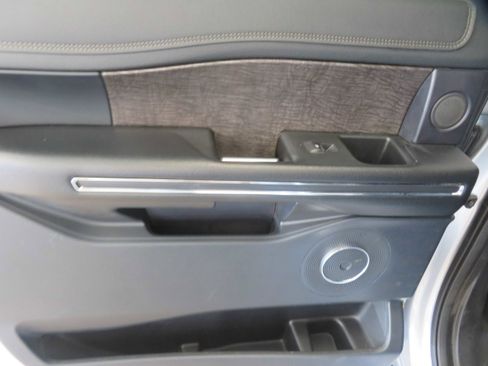 Used 2021 Ford Expedition Max Limited image 16