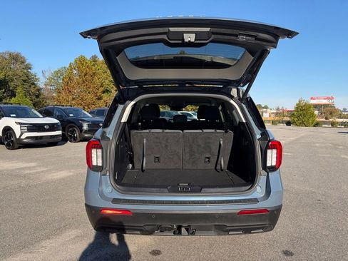 Used 2025 Ford Explorer Active image 5