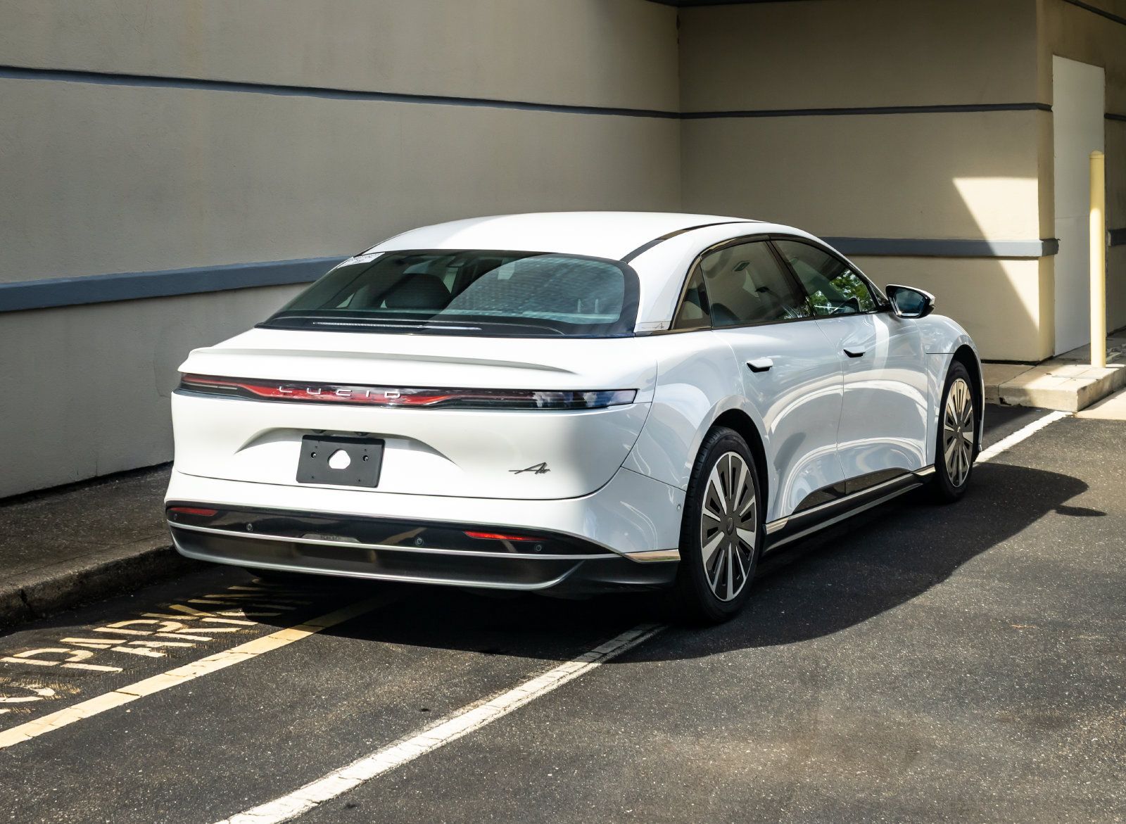 Used 2025 Lucid Air Pure RWD image 7