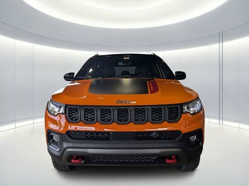 New 2026 Jeep Compass Trailhawk w/ Sun, Sound & Navigation Group AWD/4WD image 9