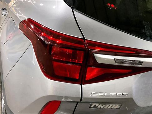 Used 2021 Kia Seltos LX AWD/4WD image 29