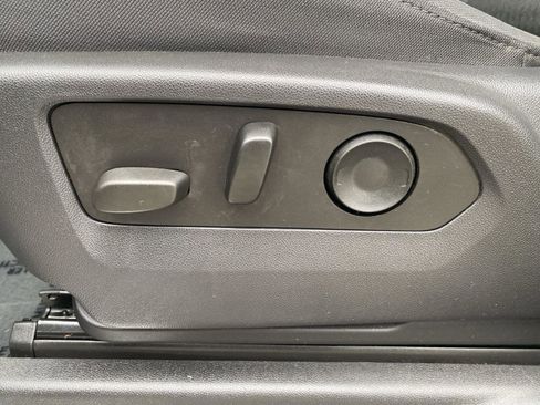 Used 2023 Chevrolet Silverado 1500 LT image 20