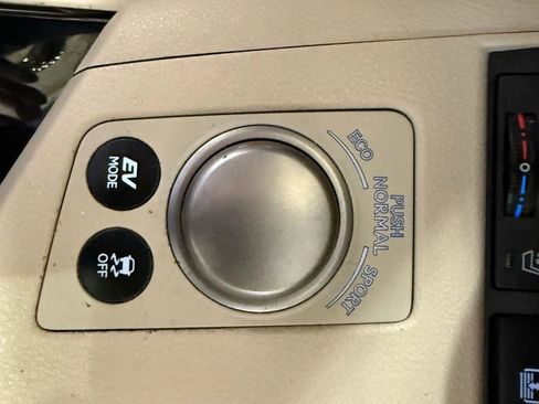 Used 2014 Lexus ES 300h image 21