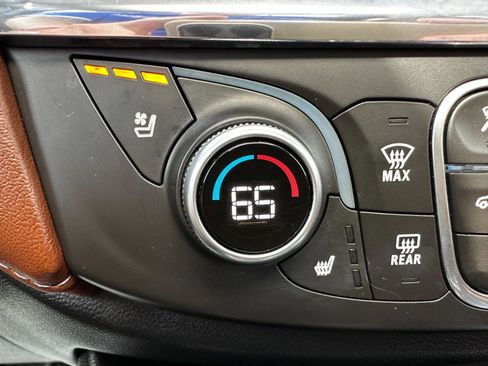 Used 2018 Chevrolet Traverse High Country image 16