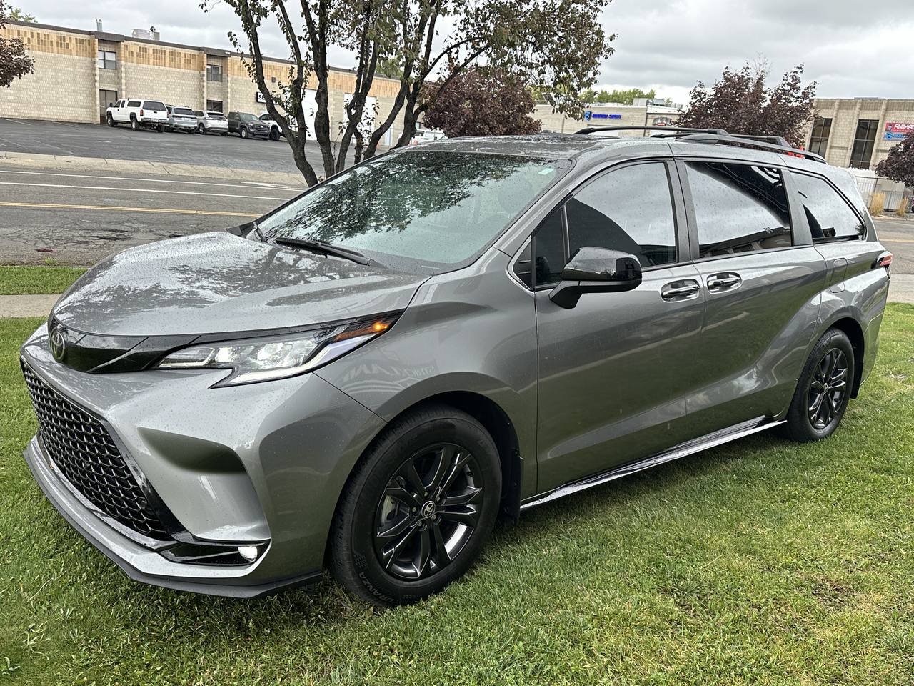 Used 2026 Toyota Sienna XSE AWD/4WD image 11