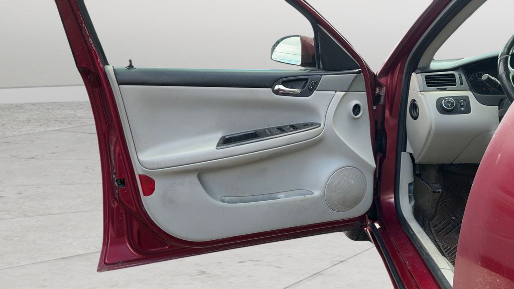 Used 2008 Chevrolet Impala LT w/ Luxury Edition Package FWD image 15