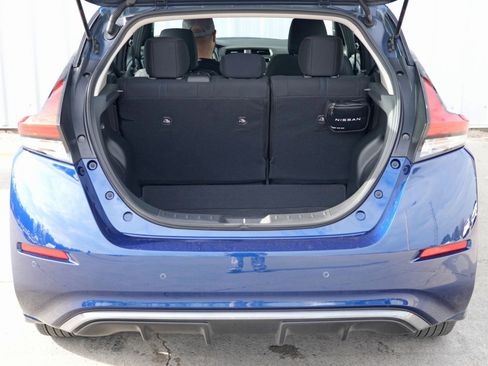 Used 2025 Nissan Leaf S image 9