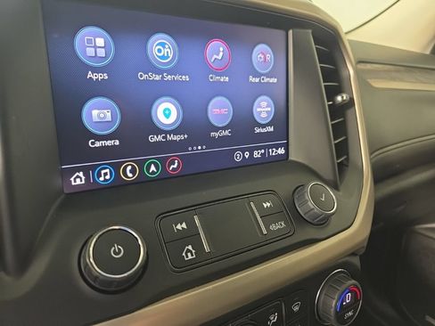 Used 2023 GMC Acadia Denali w/ Black Diamond Edition AWD/4WD image 17