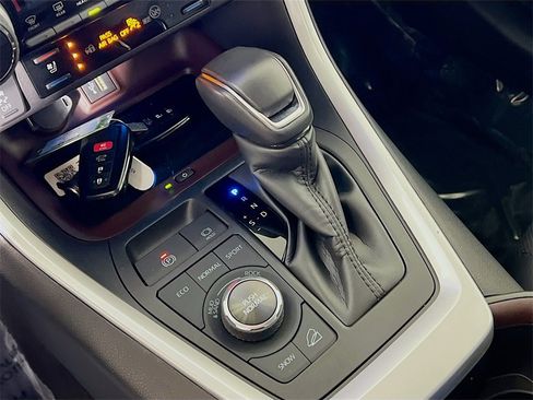 Used 2024 Toyota RAV4 Limited image 16