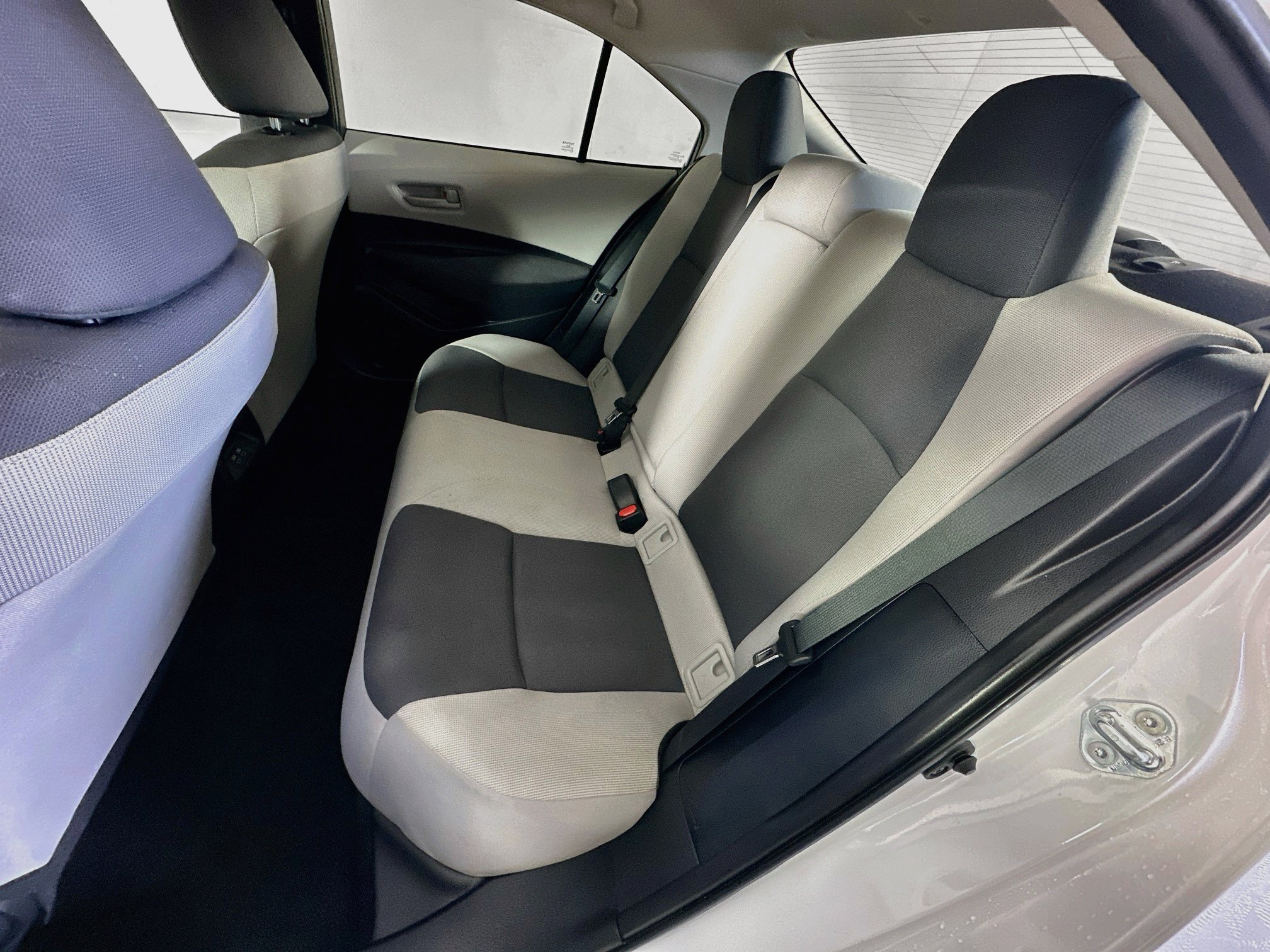 Used 2025 Toyota Corolla LE FWD image 26