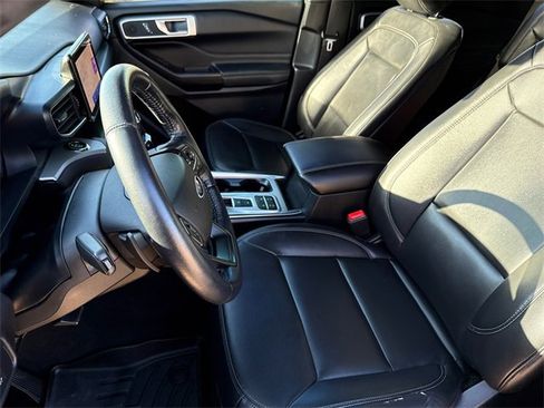 Used 2020 Ford Explorer XLT w/ Equipment Group 202A image 21