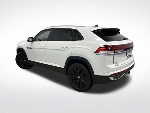 Used 2025 Volkswagen Atlas Cross Sport SE w/ Panoramic Sunroof Package image 3