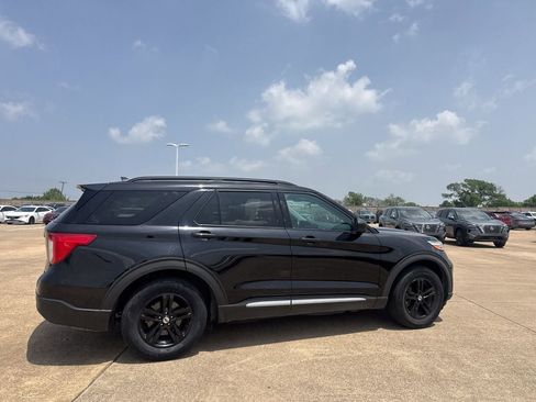 Used 2022 Ford Explorer XLT RWD image 27
