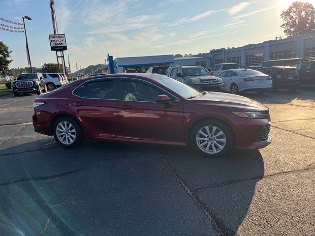 Used 2019 Toyota Camry LE FWD image 2