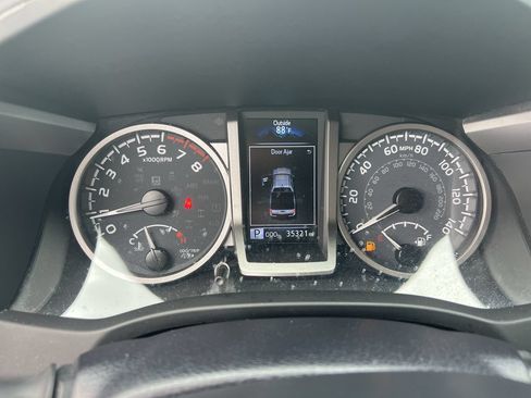 Used 2023 Toyota Tacoma SR5 w/ Technology Package AWD/4WD image 21
