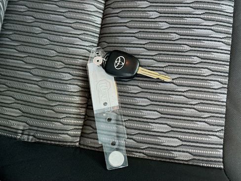 Used 2018 Toyota Tundra SR5 image 31