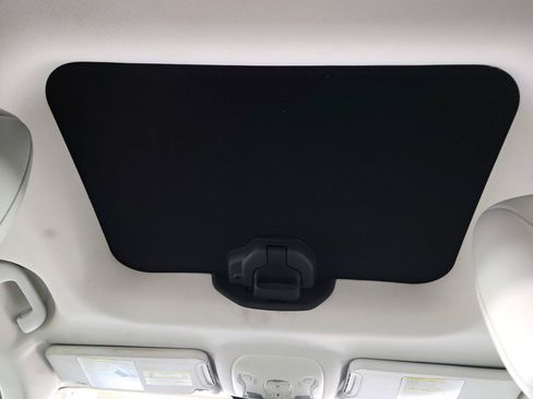 Used 2016 Jeep Renegade Limited AWD/4WD image 24