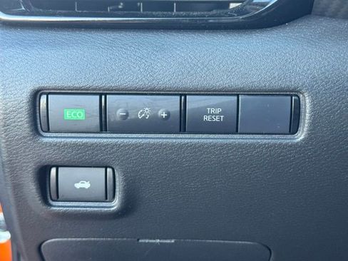 Used 2024 Nissan Sentra SR w/ SR Premium Package image 28