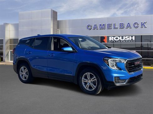 Used 2024 GMC Terrain SLE image 7