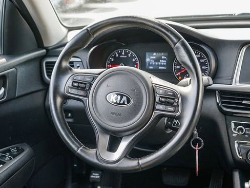 Certified 2018 Kia Optima S image 16